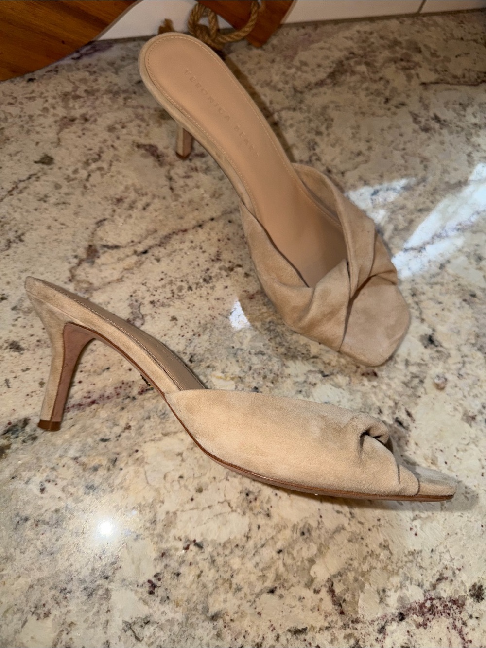 Veronica Beard $295 Melli Sand Mule Heel 2.5” Womens 9.5 EUC